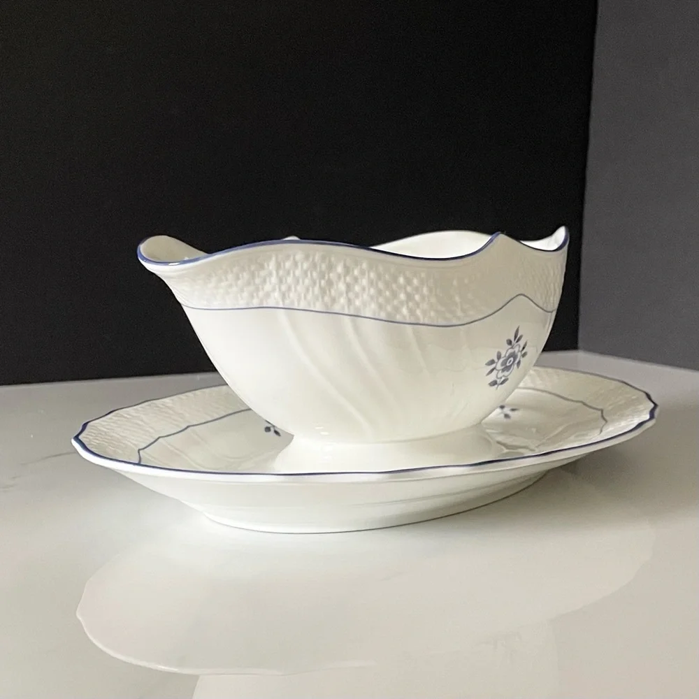 Villeroy & Boch gravy boat